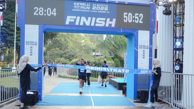 Race photo from KEMLU RUN 2025