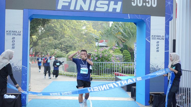 Race photo from KEMLU RUN 2025