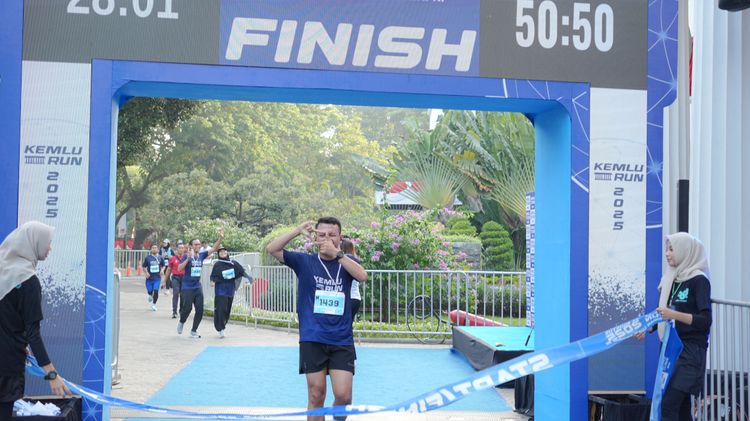 Race photo from KEMLU RUN 2025