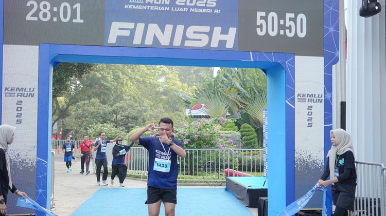 Race photo from KEMLU RUN 2025