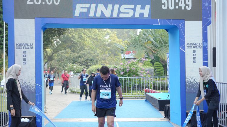 Race photo from KEMLU RUN 2025