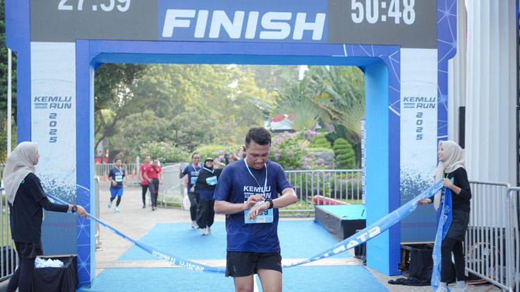 Race photo from KEMLU RUN 2025