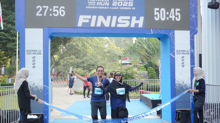 Race photo from KEMLU RUN 2025
