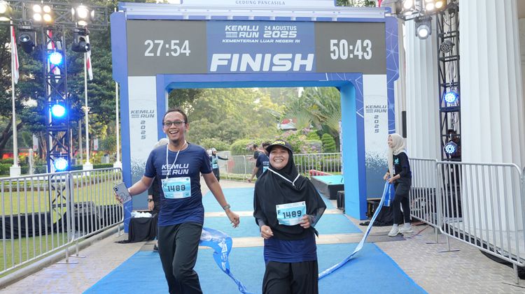 Race photo from KEMLU RUN 2025
