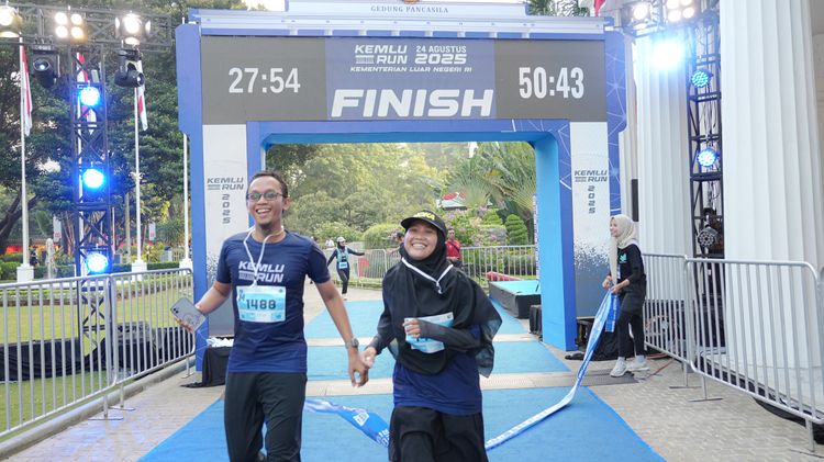Race photo from KEMLU RUN 2025