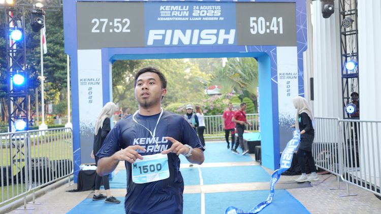 Race photo from KEMLU RUN 2025