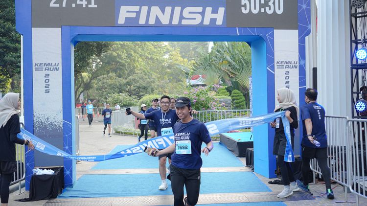 Race photo from KEMLU RUN 2025