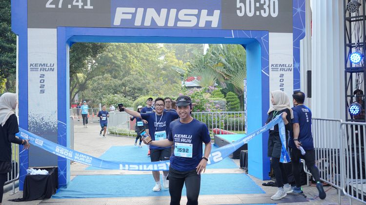 Race photo from KEMLU RUN 2025