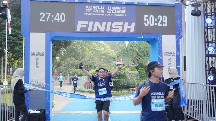Race photo from KEMLU RUN 2025