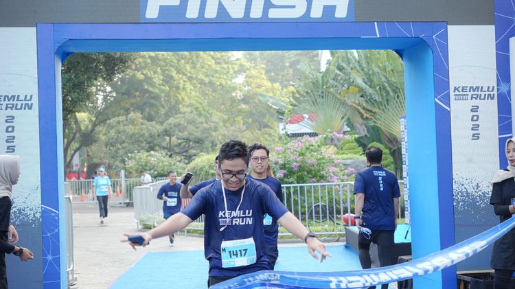 Race photo from KEMLU RUN 2025