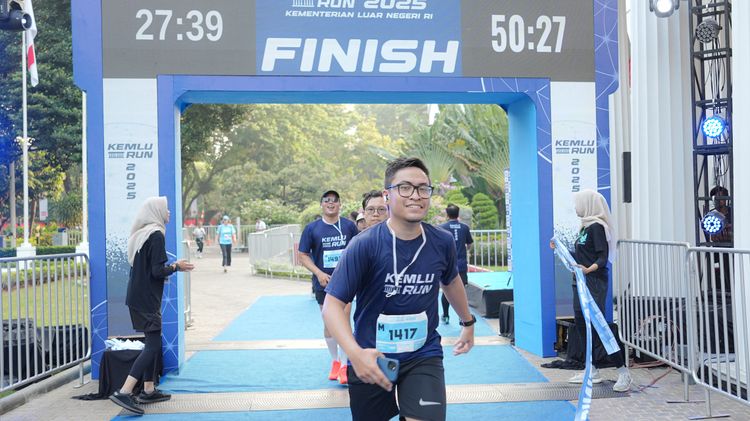 Race photo from KEMLU RUN 2025