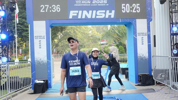 Race photo from KEMLU RUN 2025