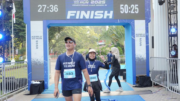 Race photo from KEMLU RUN 2025