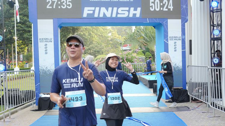 Race photo from KEMLU RUN 2025