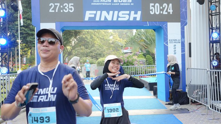 Race photo from KEMLU RUN 2025