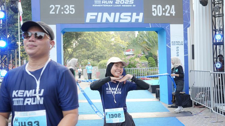 Race photo from KEMLU RUN 2025