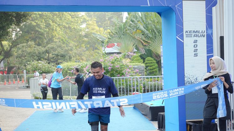 Race photo from KEMLU RUN 2025