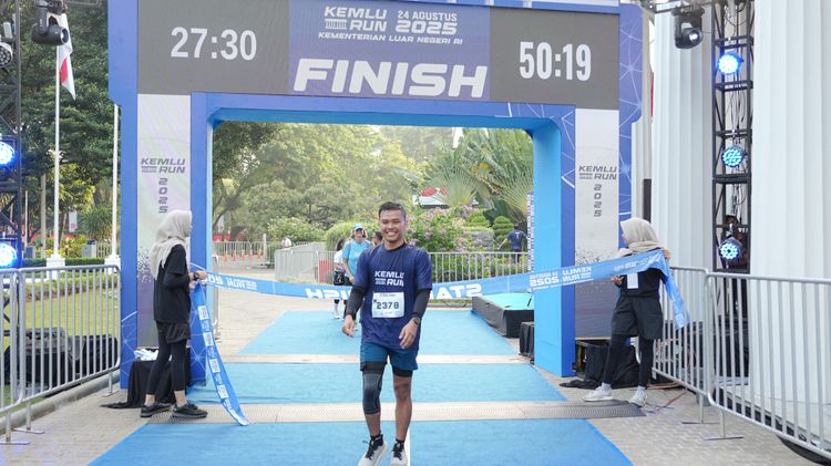 Race photo from KEMLU RUN 2025