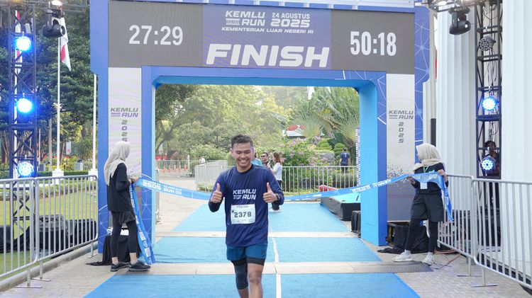 Race photo from KEMLU RUN 2025