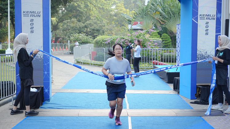 Race photo from KEMLU RUN 2025
