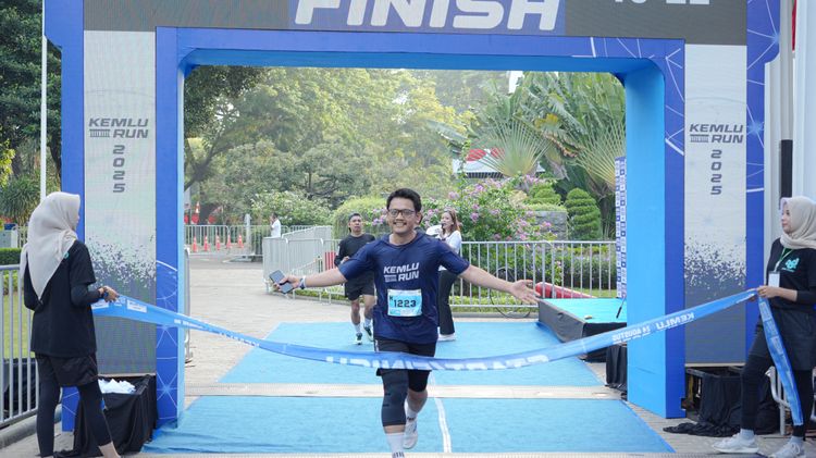 Race photo from KEMLU RUN 2025