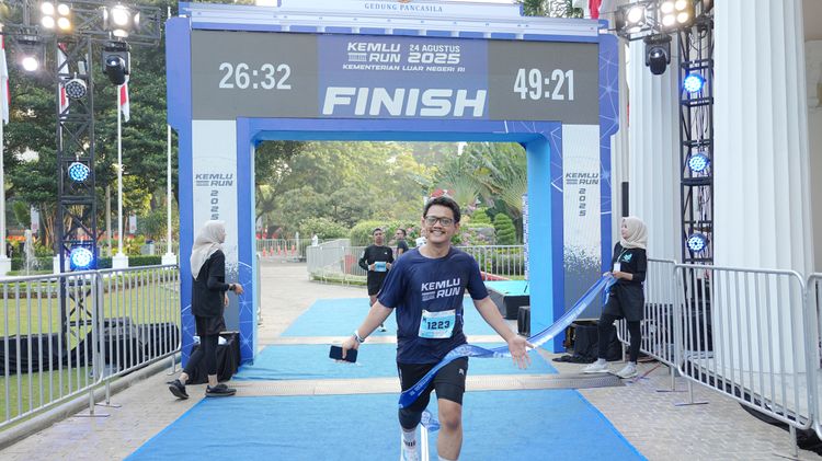 Race photo from KEMLU RUN 2025