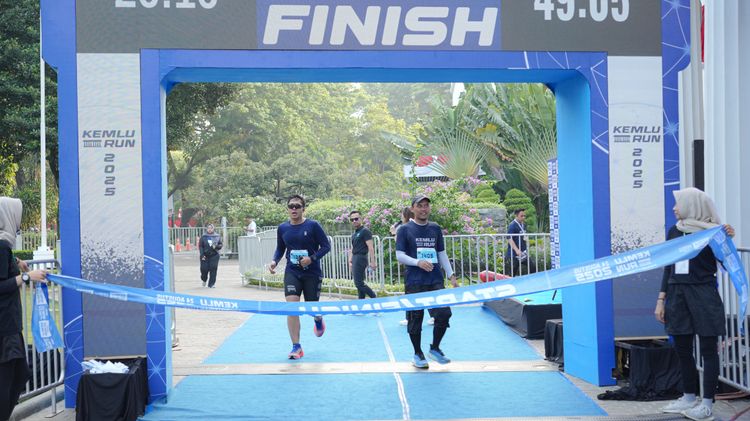 Race photo from KEMLU RUN 2025