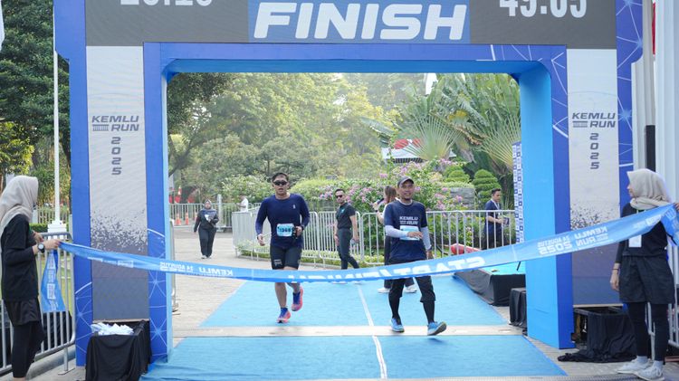 Race photo from KEMLU RUN 2025