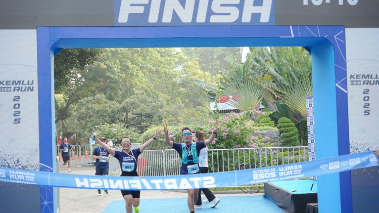 Race photo from KEMLU RUN 2025
