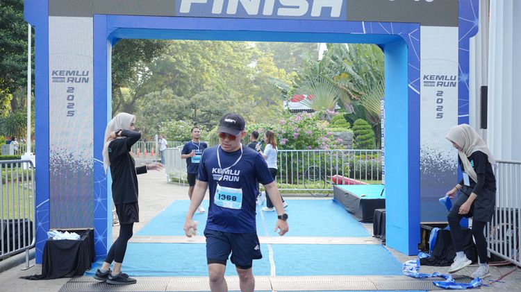 Race photo from KEMLU RUN 2025