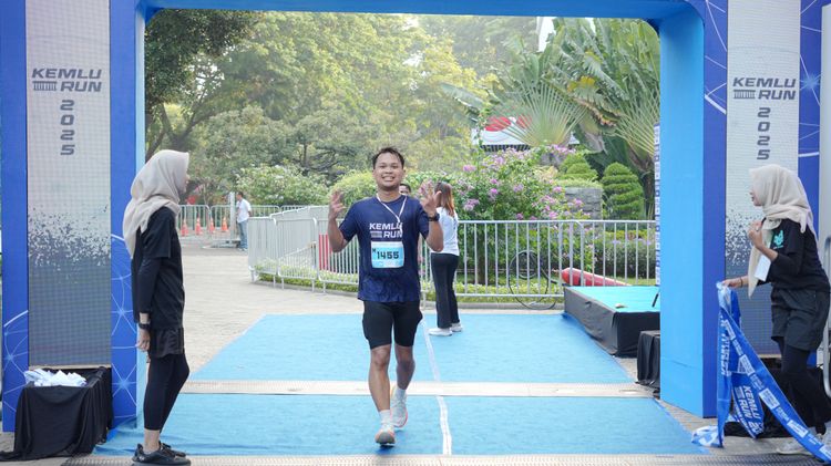 Race photo from KEMLU RUN 2025