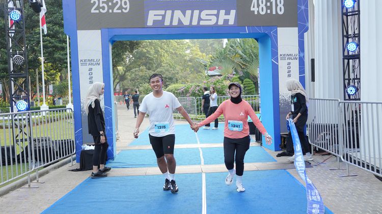 Race photo from KEMLU RUN 2025