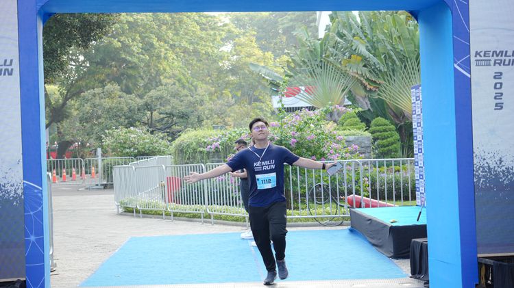Race photo from KEMLU RUN 2025