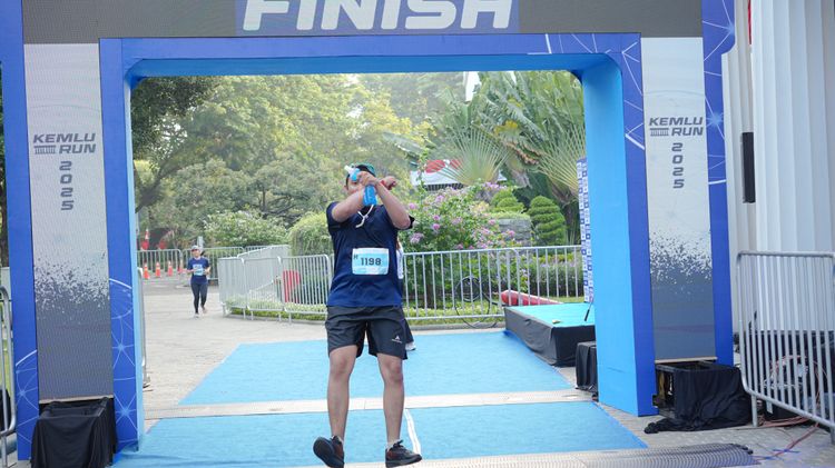 Race photo from KEMLU RUN 2025