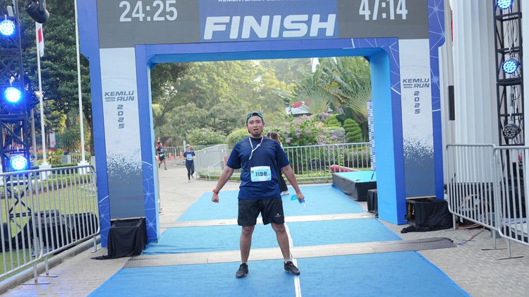 Race photo from KEMLU RUN 2025
