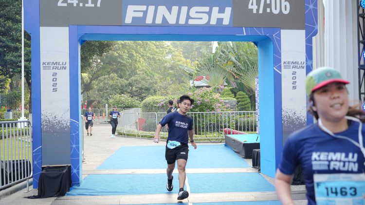 Race photo from KEMLU RUN 2025