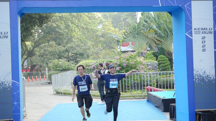 Race photo from KEMLU RUN 2025