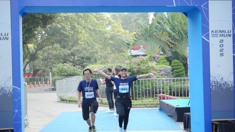 Race photo from KEMLU RUN 2025
