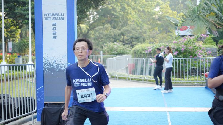 Race photo from KEMLU RUN 2025
