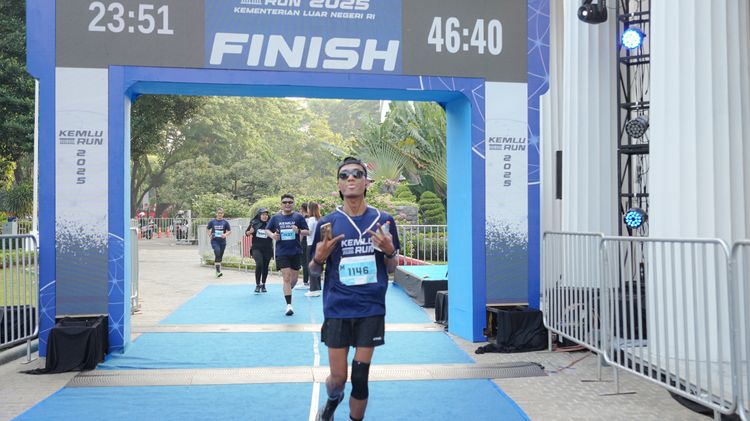 Race photo from KEMLU RUN 2025