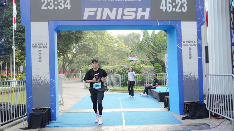 Race photo from KEMLU RUN 2025