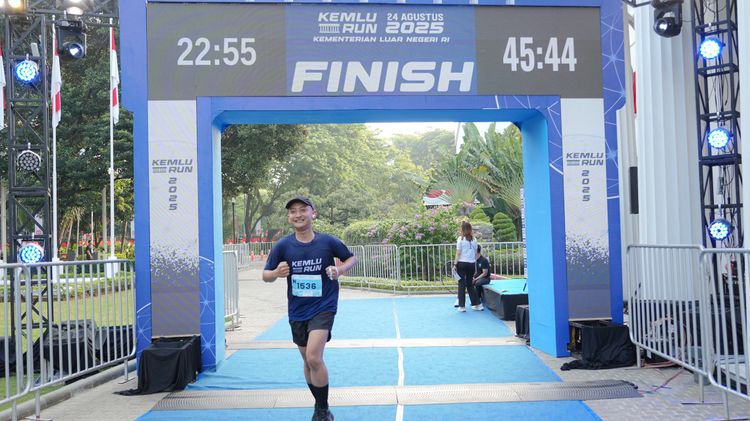 Race photo from KEMLU RUN 2025