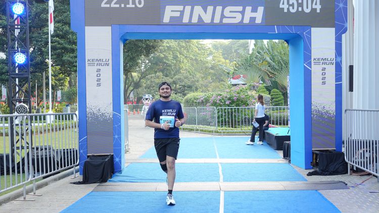 Race photo from KEMLU RUN 2025
