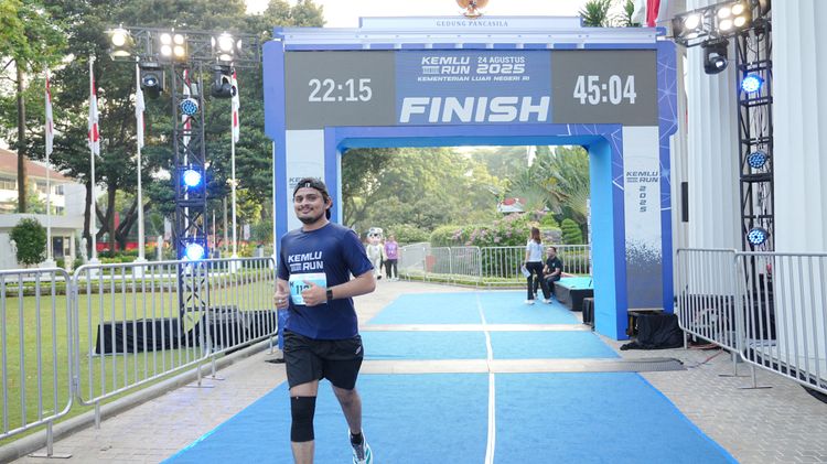 Race photo from KEMLU RUN 2025