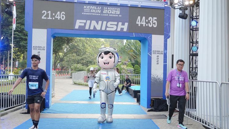Race photo from KEMLU RUN 2025