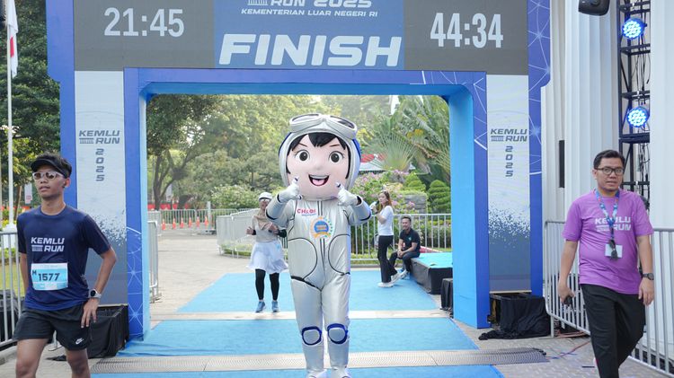 Race photo from KEMLU RUN 2025