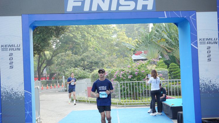 Race photo from KEMLU RUN 2025