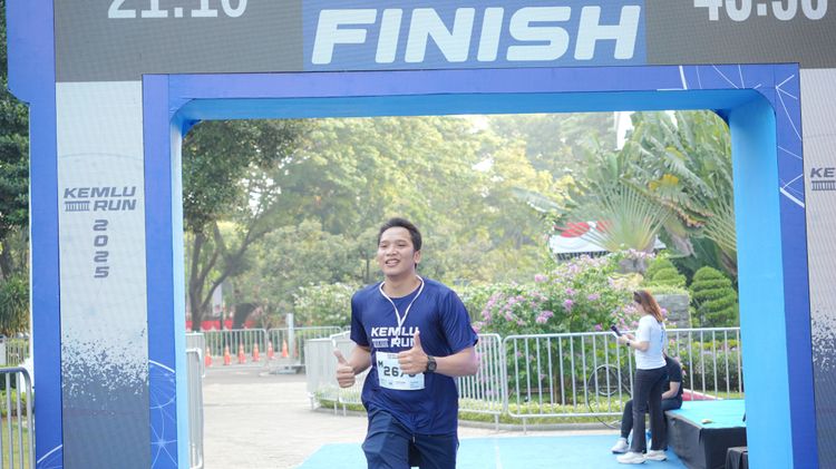 Race photo from KEMLU RUN 2025