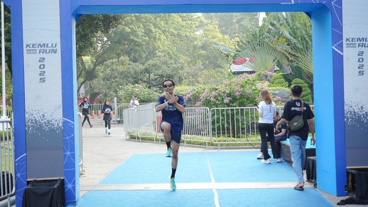 Race photo from KEMLU RUN 2025