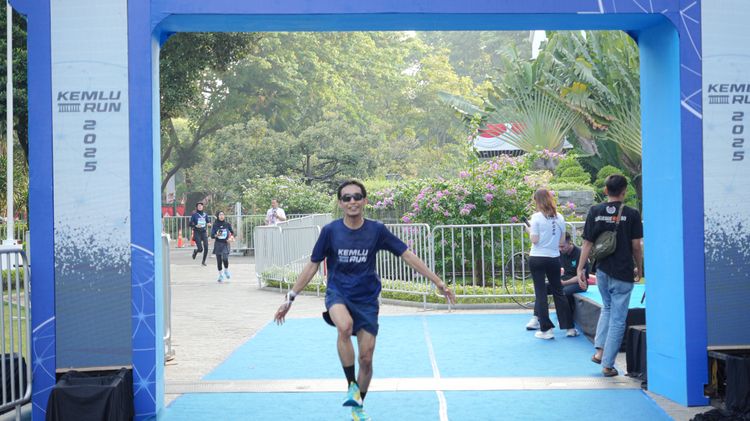 Race photo from KEMLU RUN 2025